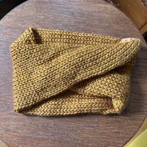 Cozy Knit Headband in golden brown